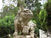 chinese beschermer hond standbeeld