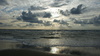 wolken boven de zee