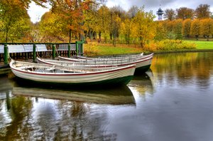 Autumn boats - HDR: 