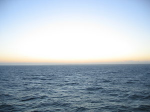 zee in de ochtend licht